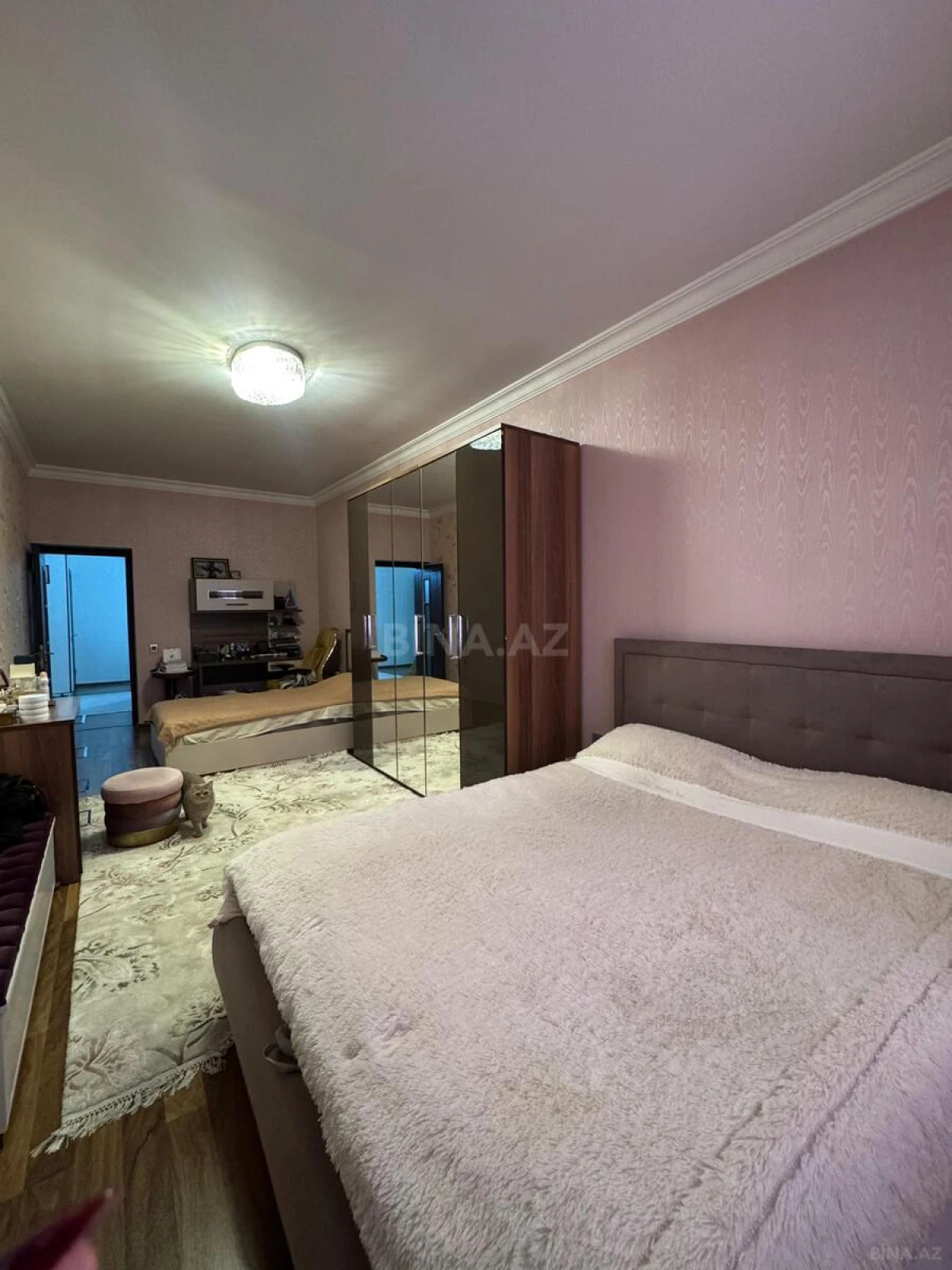 Satılır 3 otaqlı mənzil 147 m²