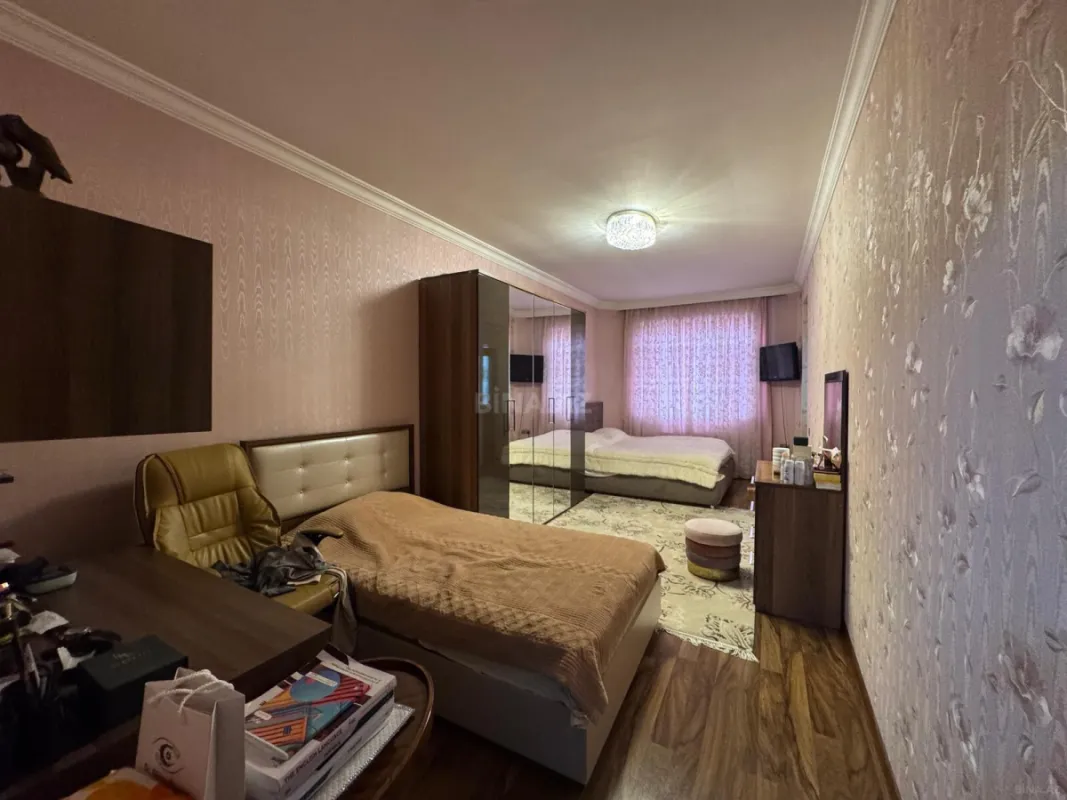 Satılır 3 otaqlı mənzil 147 m²