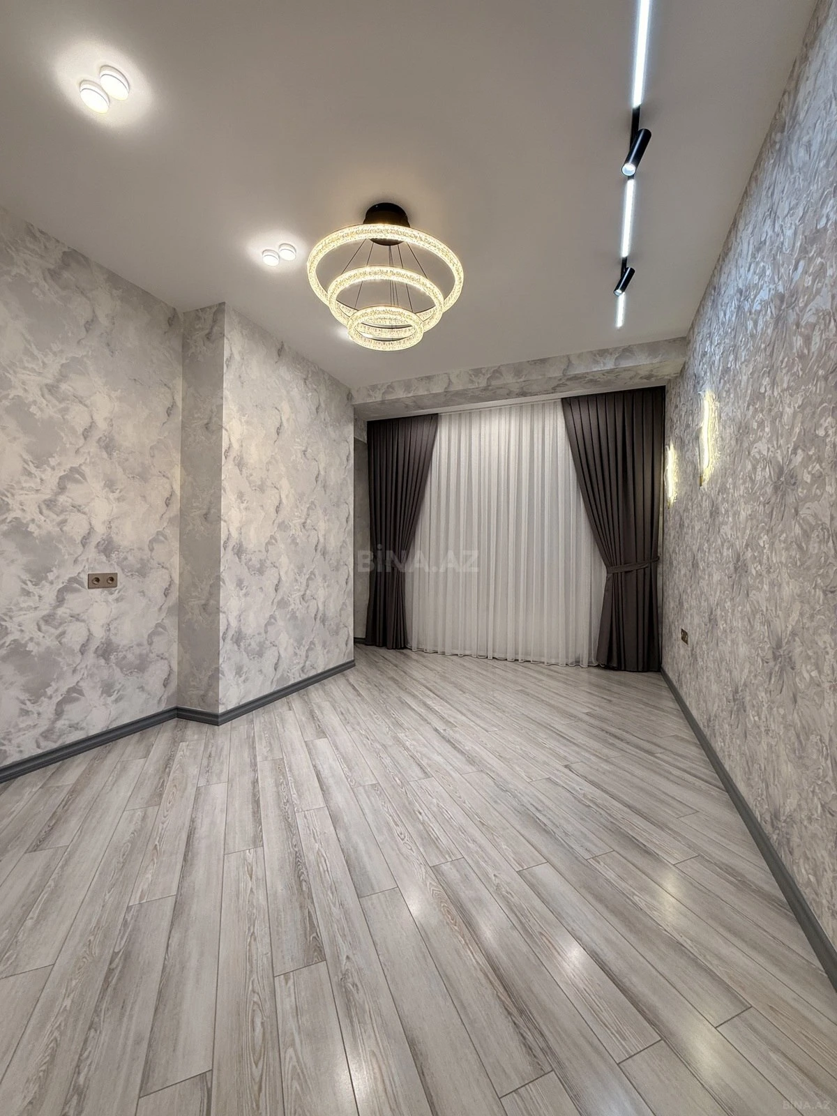 Satılır 3 otaqlı mənzil 96 m²