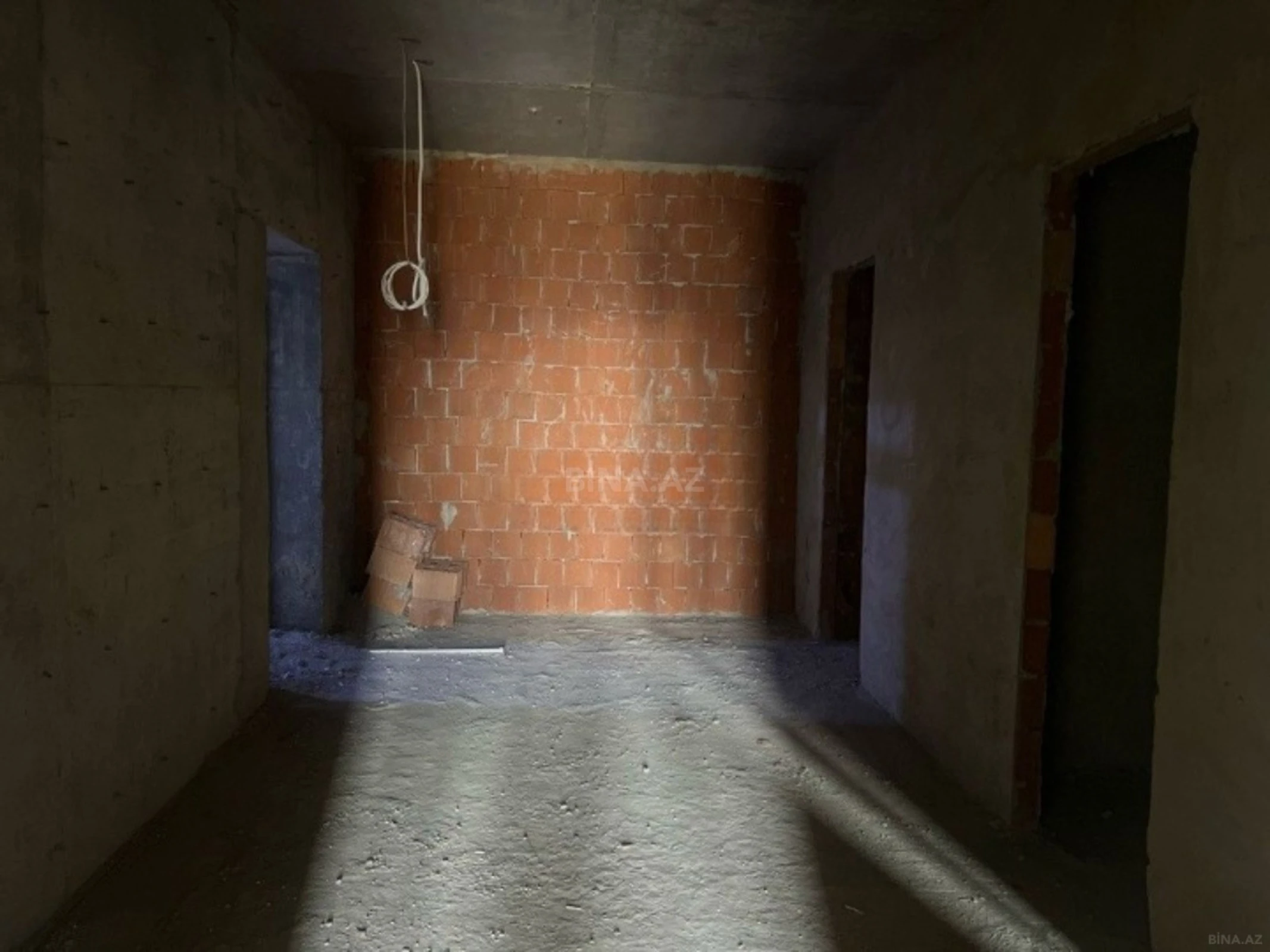 Satılır 2 otaqlı mənzil 94.5 m²