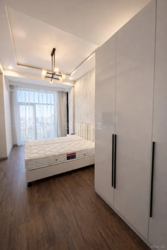 Satılır 3 otaqlı mənzil 102.7 m²