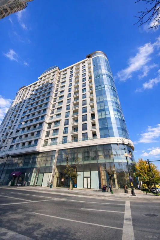 Satılır 3 otaqlı mənzil 102.7 m²