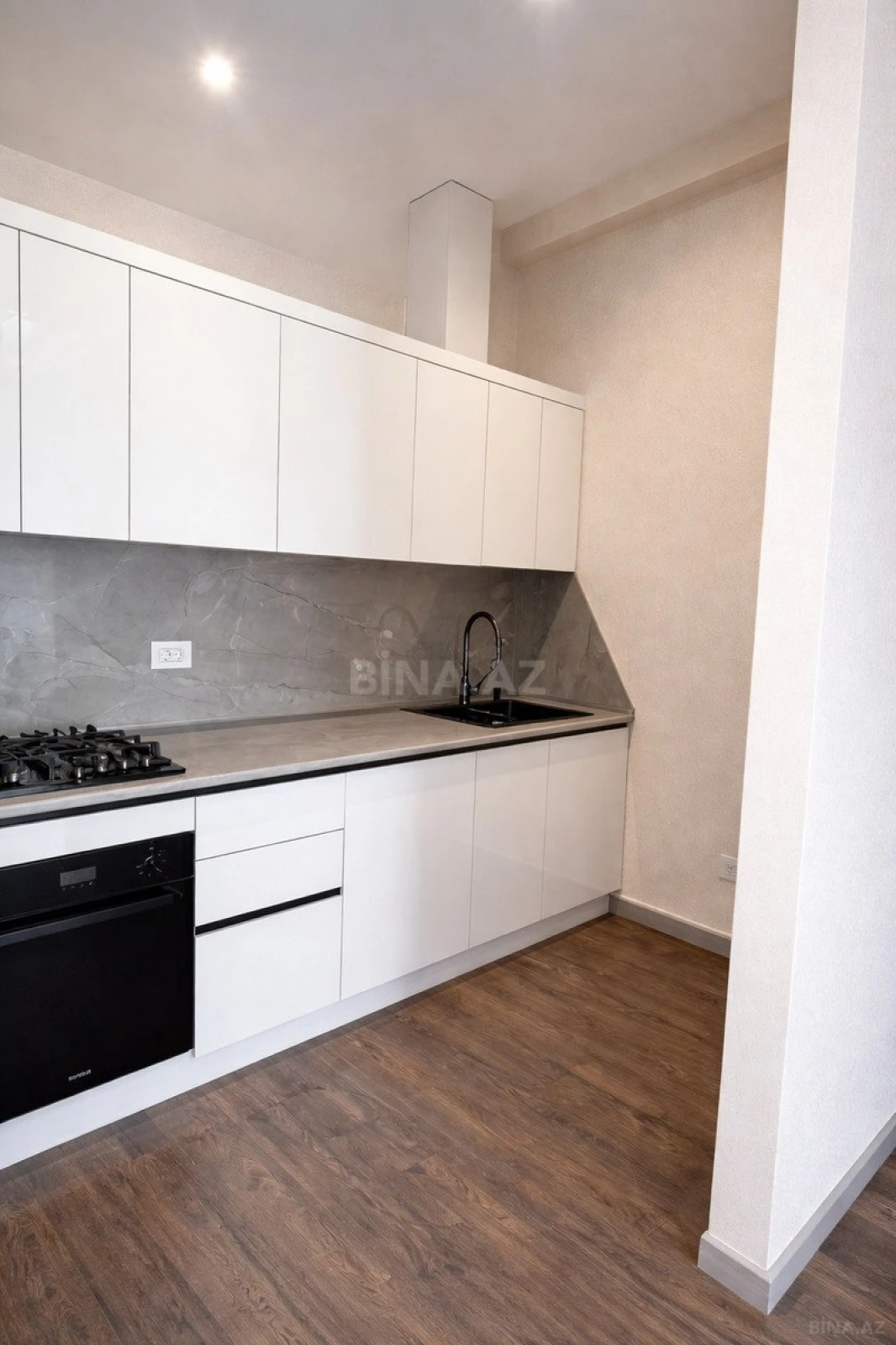 Satılır 3 otaqlı mənzil 102.7 m²