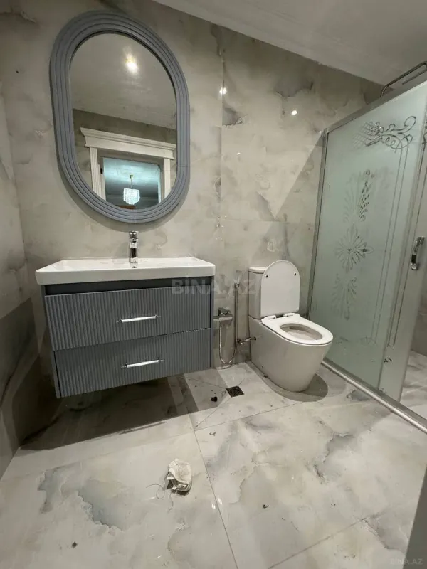 Satılır 4 otaqlı mənzil 130 m²