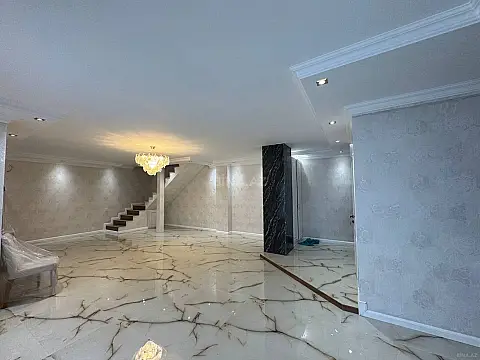Satılır 4 otaqlı mənzil 130 m²