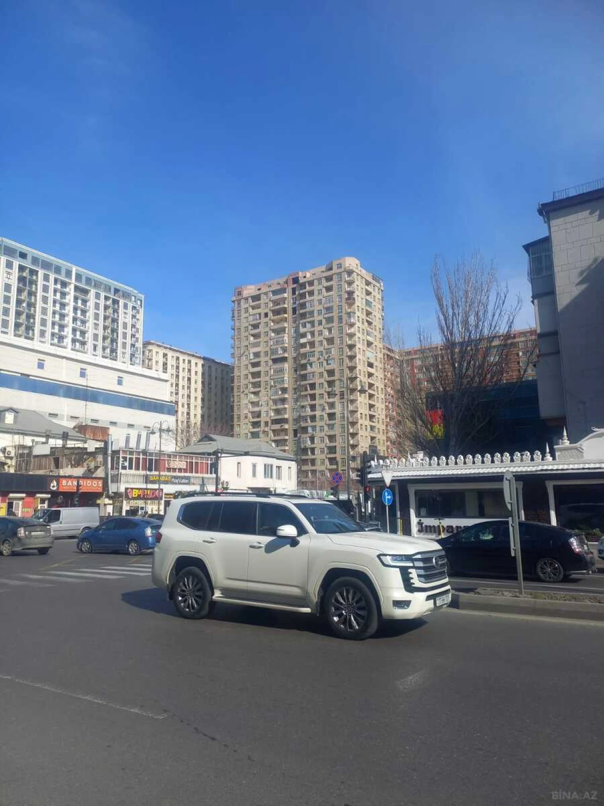 Satılır obyekt 274 m²