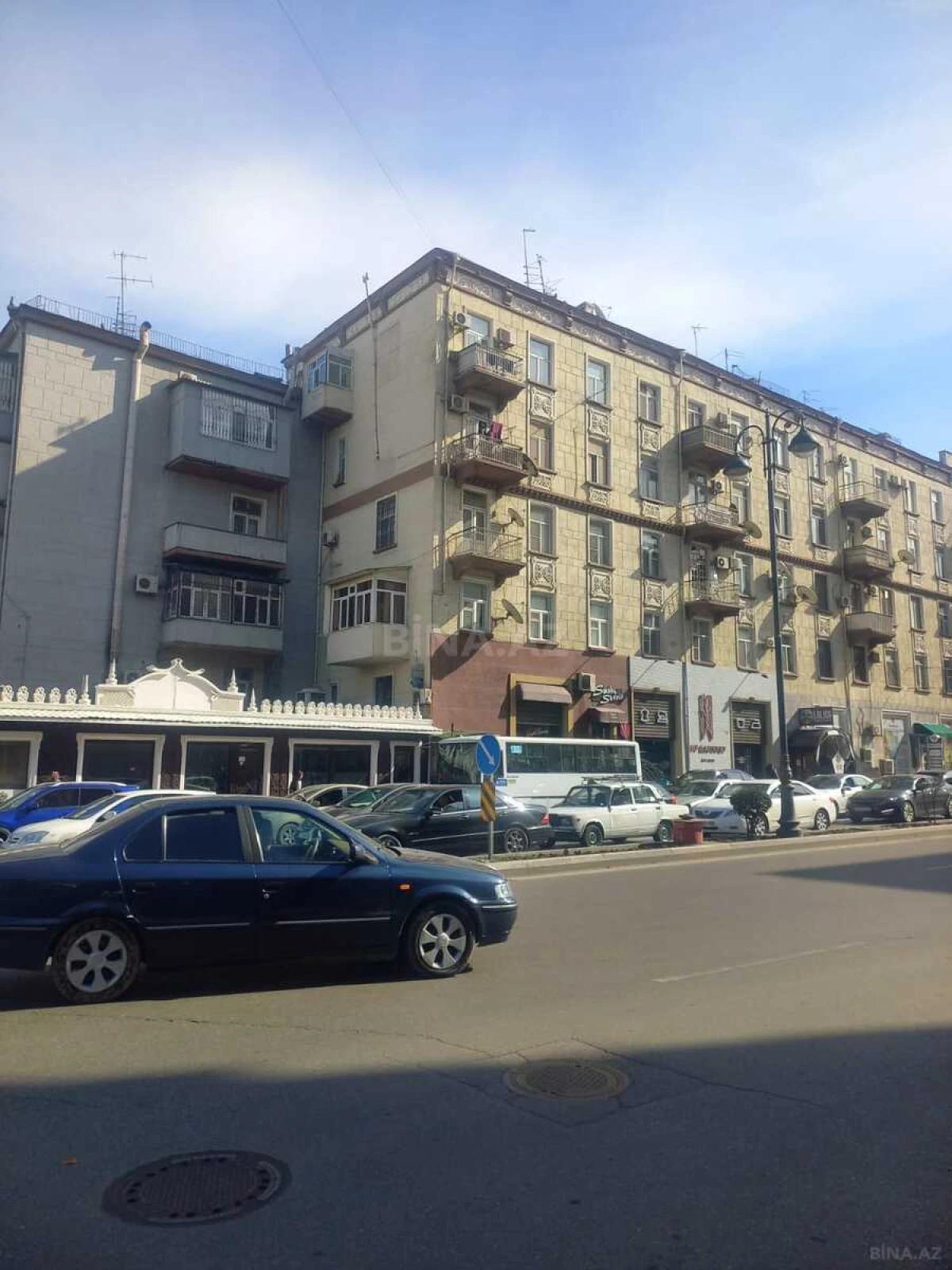 Satılır obyekt 274 m²