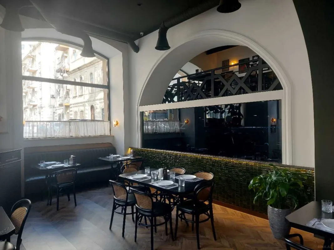 Satılır obyekt 274 m²