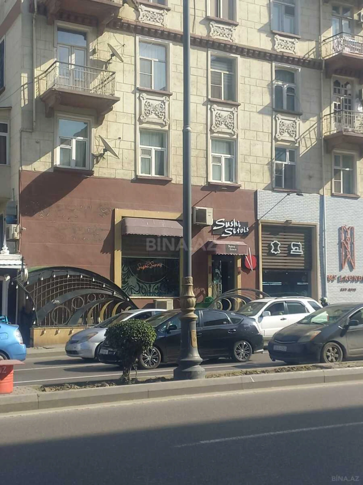 Satılır obyekt 274 m²