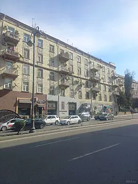 Satılır obyekt 274 m²