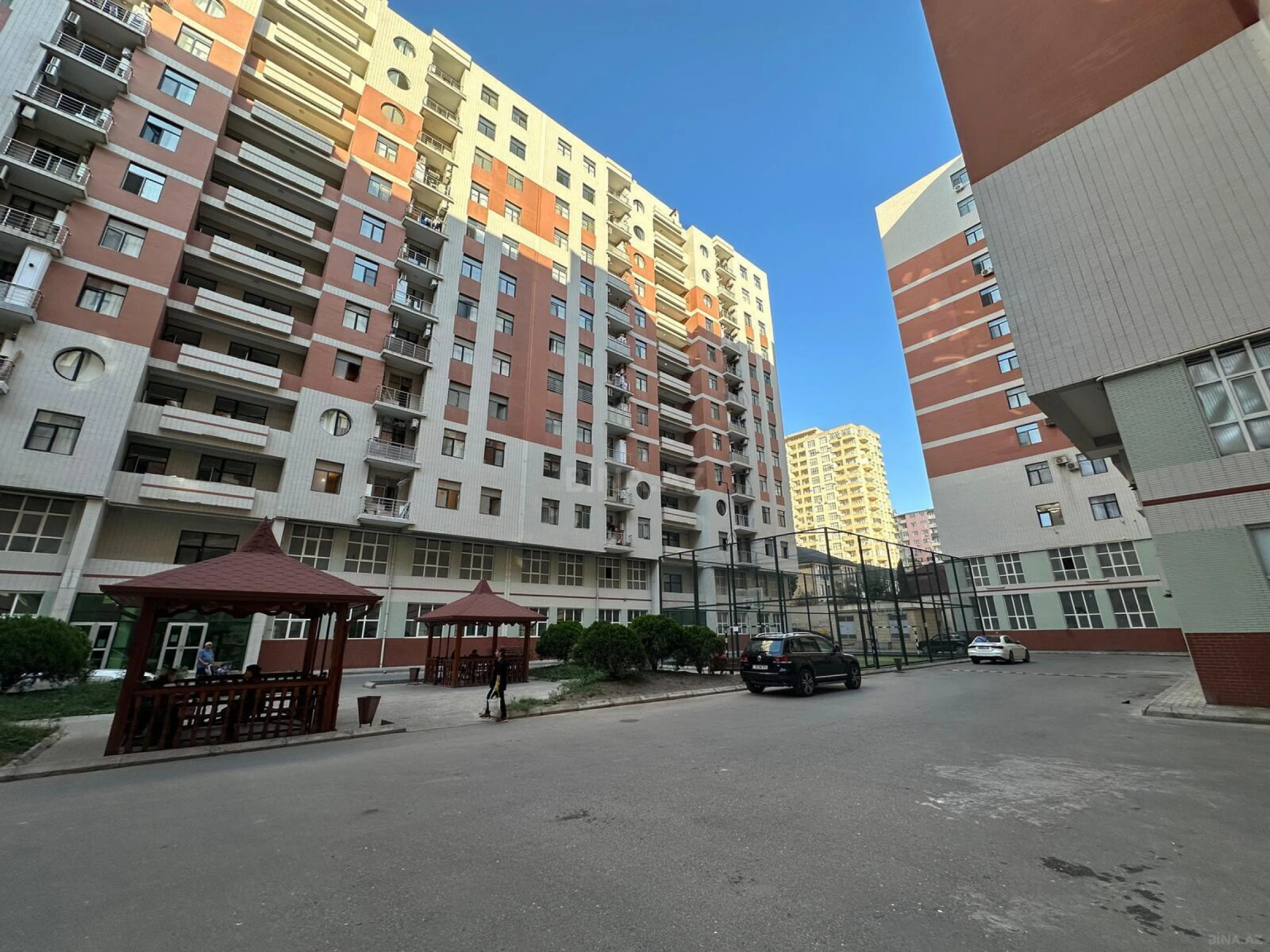 Satılır 3 otaqlı mənzil 105 m²