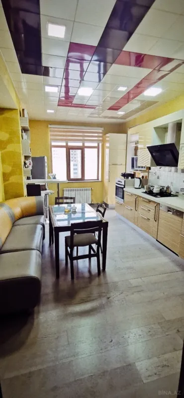 Satılır 4 otaqlı mənzil 170 m²