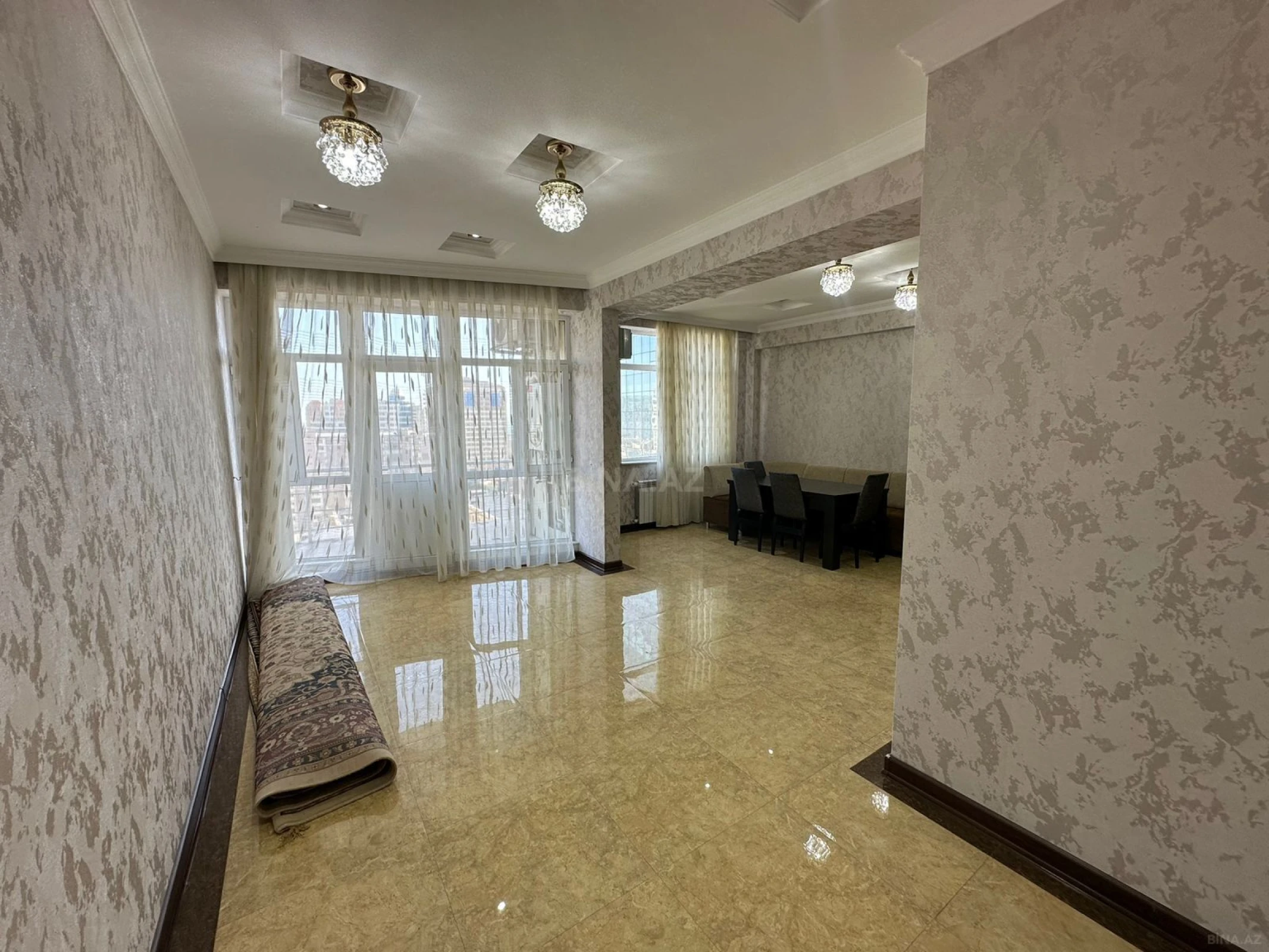 Kirayə verilir 3 otaqlı mənzil 160 m²