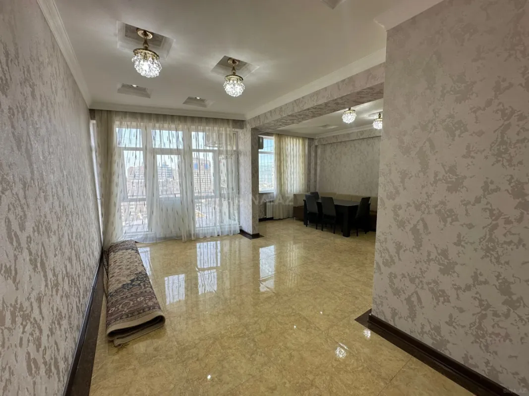 Kirayə verilir 3 otaqlı mənzil 160 m²