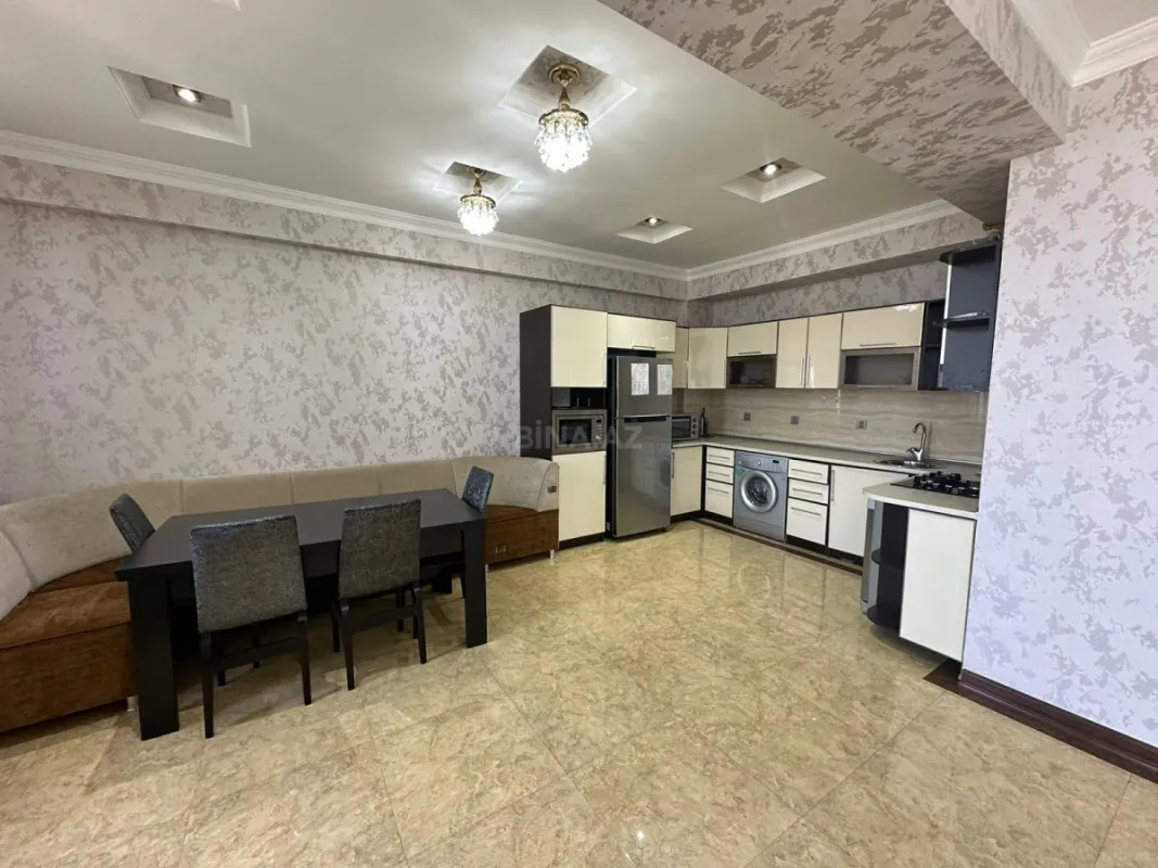 Kirayə verilir 3 otaqlı mənzil 160 m²