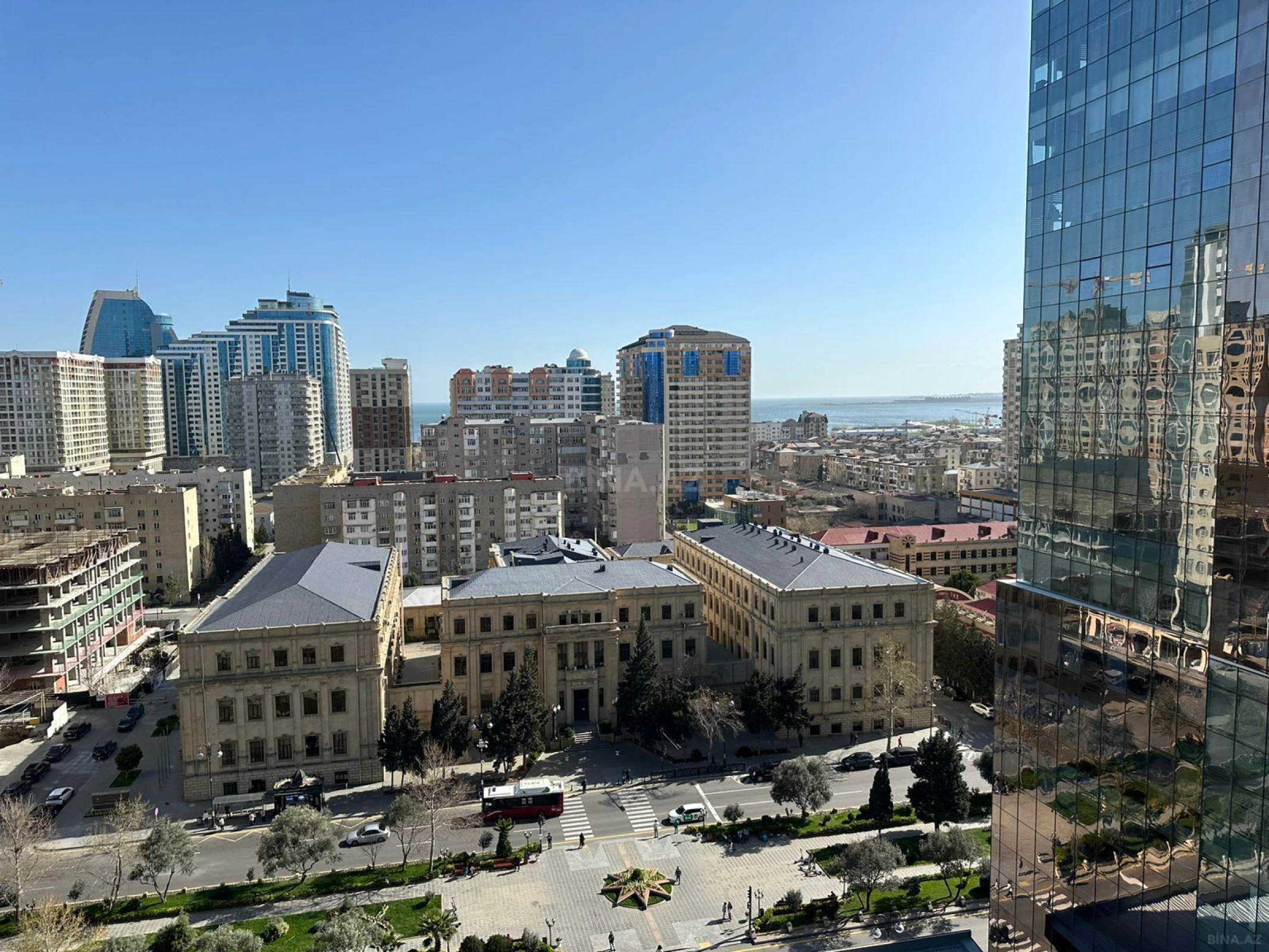 Kirayə verilir 3 otaqlı mənzil 160 m²