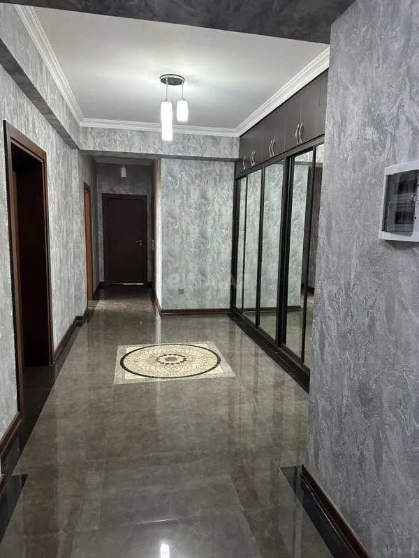 Kirayə verilir 3 otaqlı mənzil 160 m²