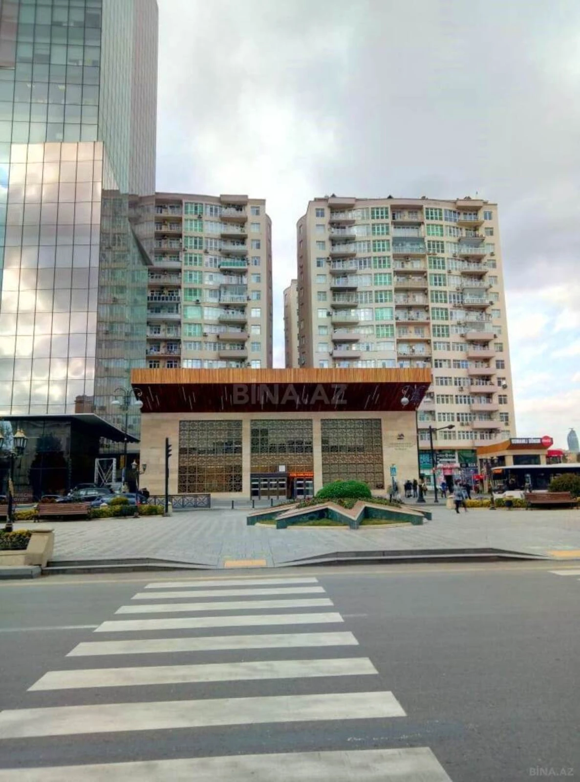 Kirayə verilir 3 otaqlı mənzil 160 m²