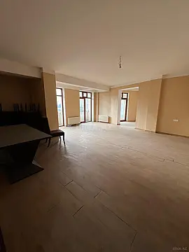 Satılır 7 otaqlı mənzil 280 m²