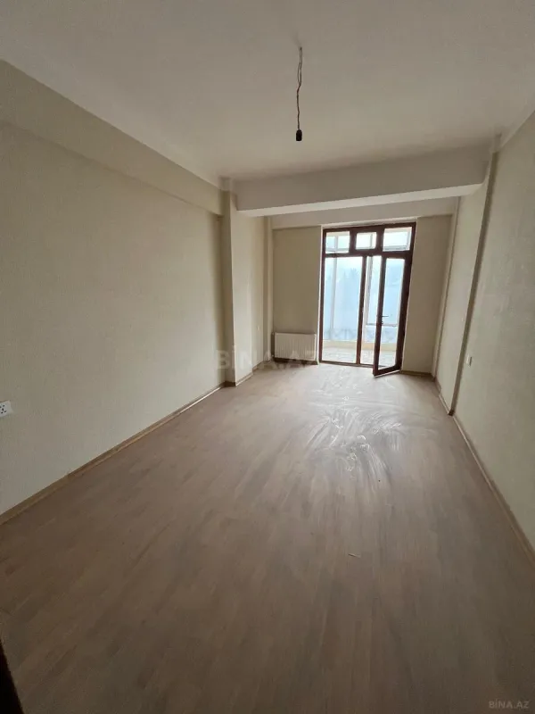 Satılır 7 otaqlı mənzil 280 m²