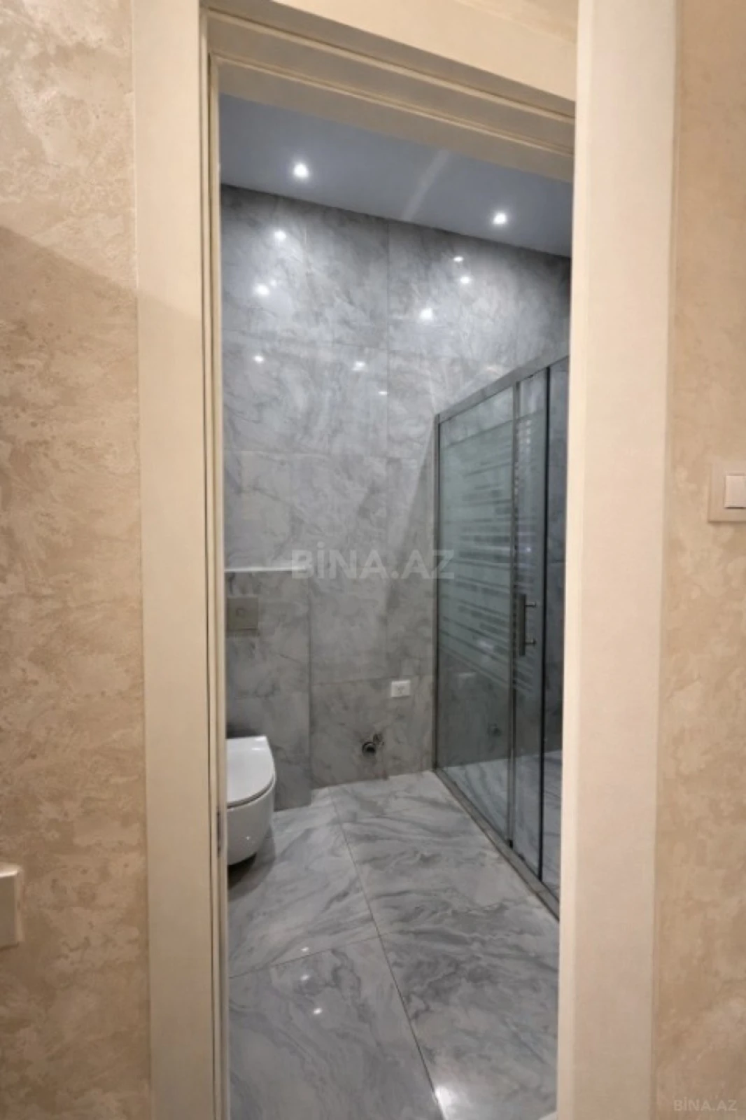 Satılır 2 otaqlı mənzil 72 m²