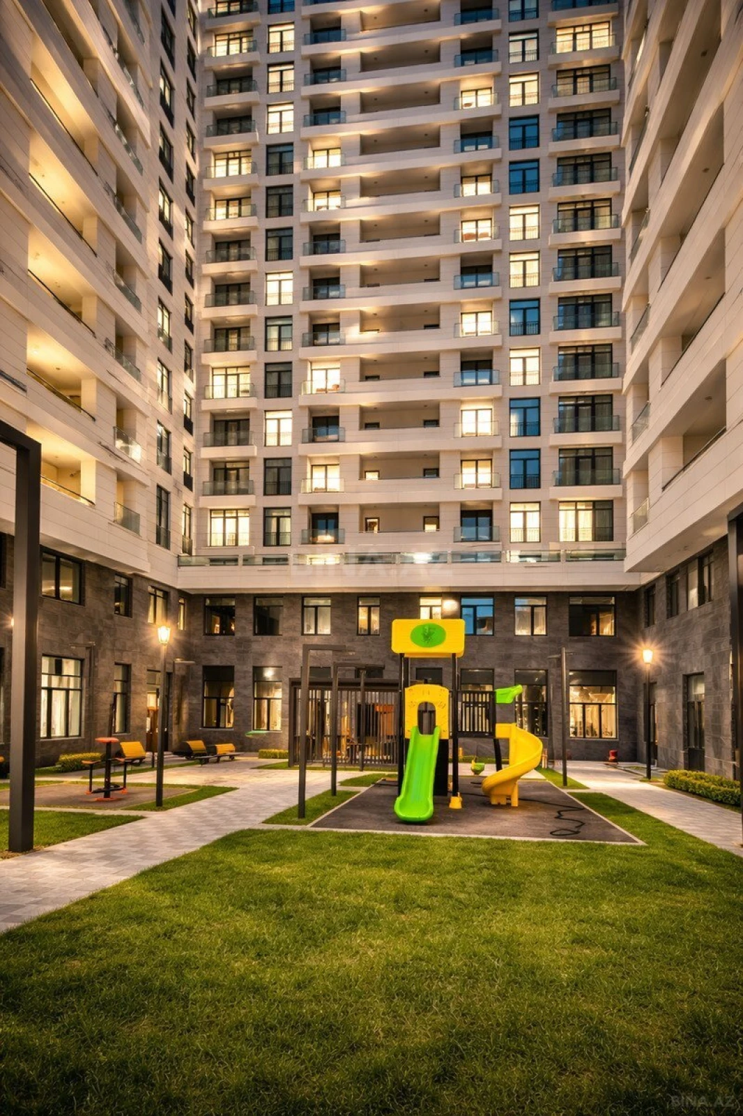 Satılır 2 otaqlı mənzil 72 m²