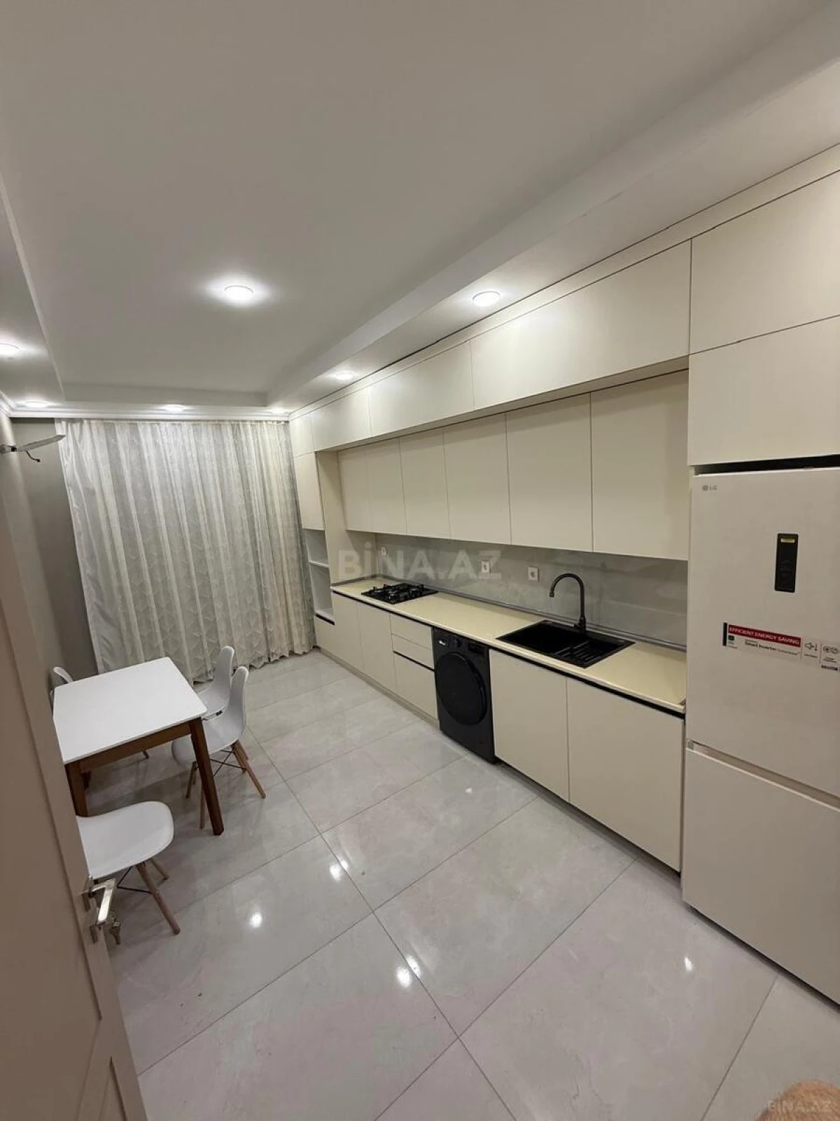 Kirayə verilir 3 otaqlı mənzil 115 m²
