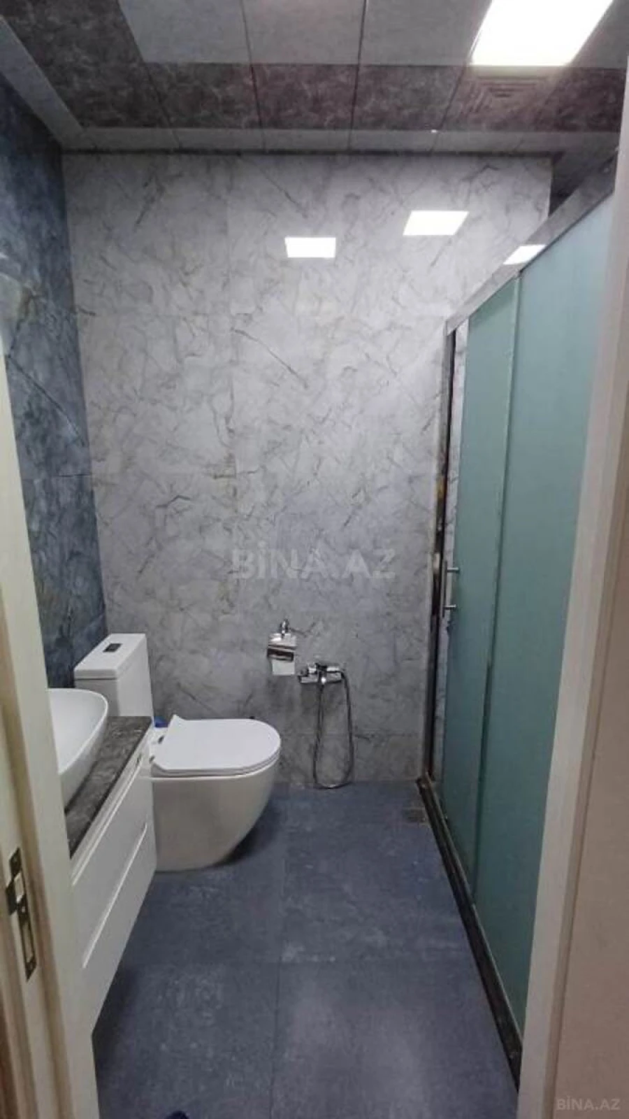 Satılır 4 otaqlı mənzil 120 m²