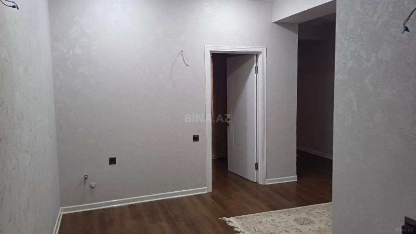Satılır 4 otaqlı mənzil 120 m²