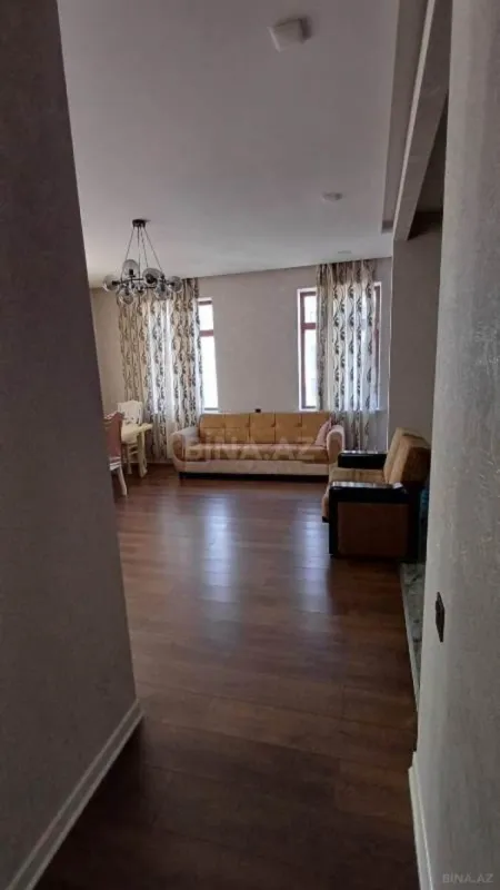 Satılır 4 otaqlı mənzil 120 m²