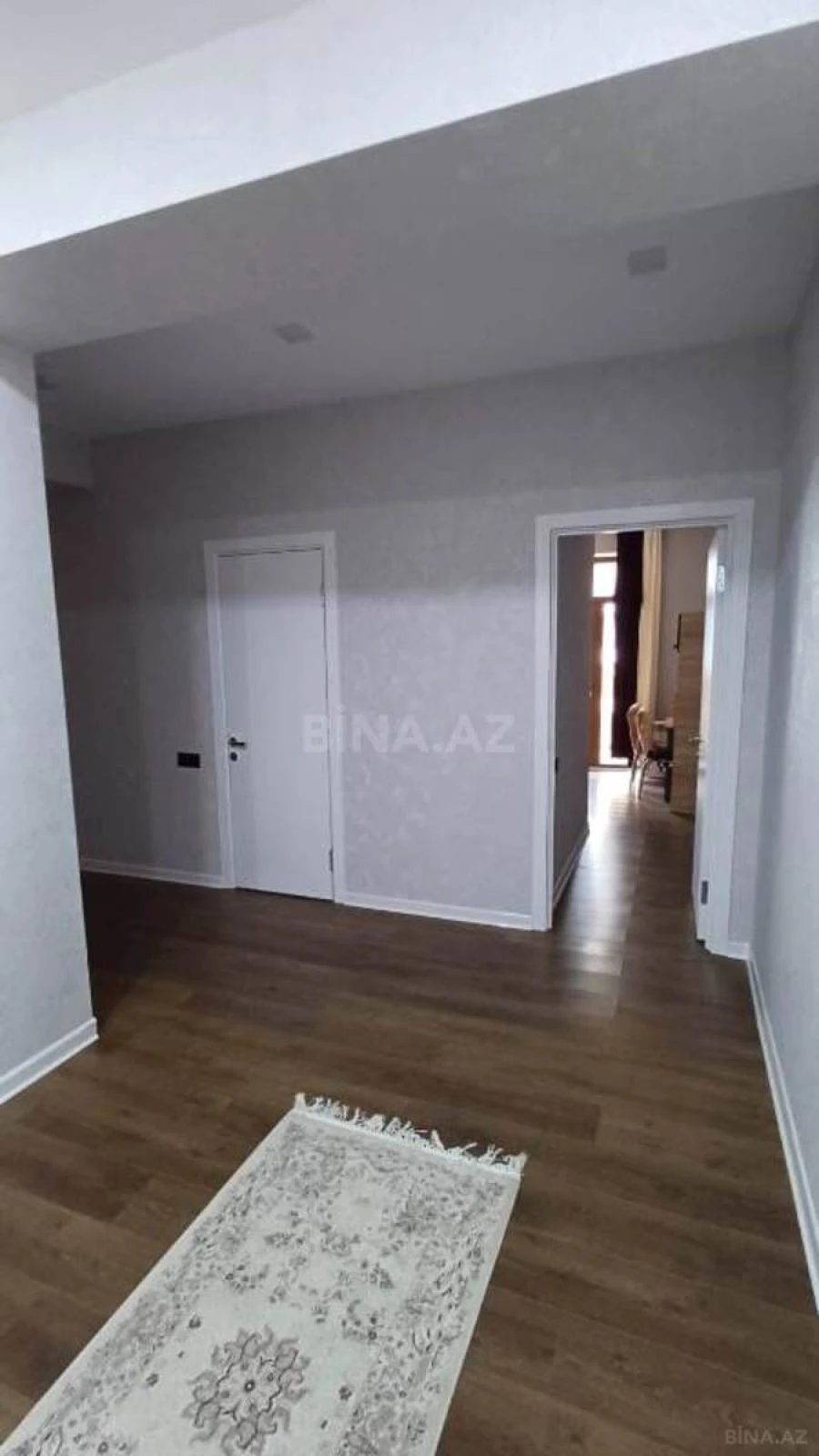 Satılır 4 otaqlı mənzil 120 m²