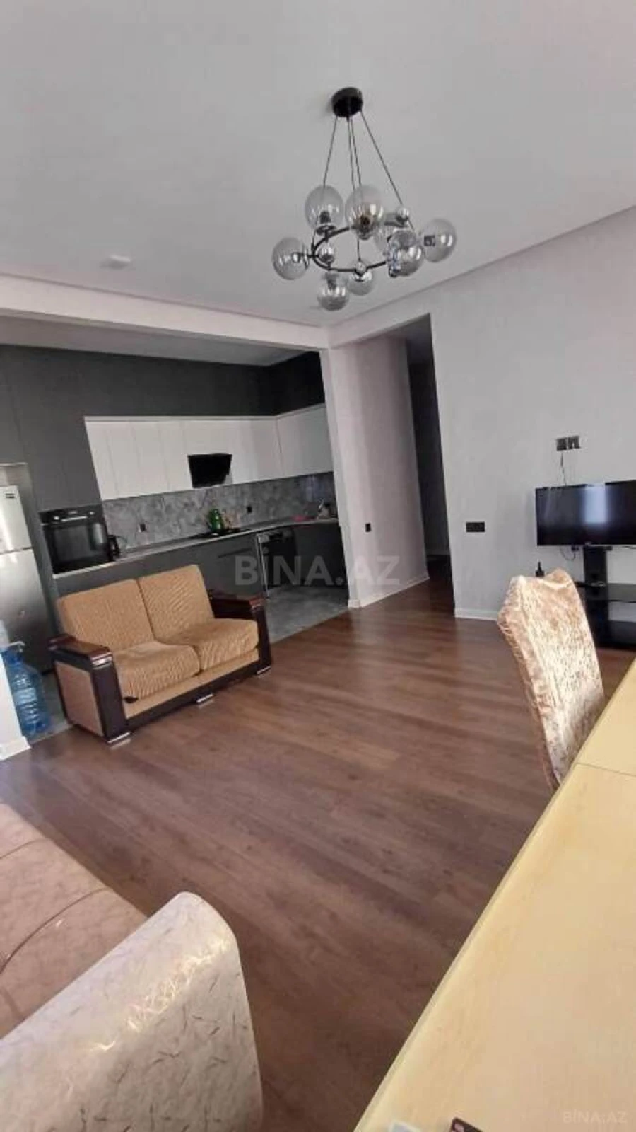 Satılır 4 otaqlı mənzil 120 m²