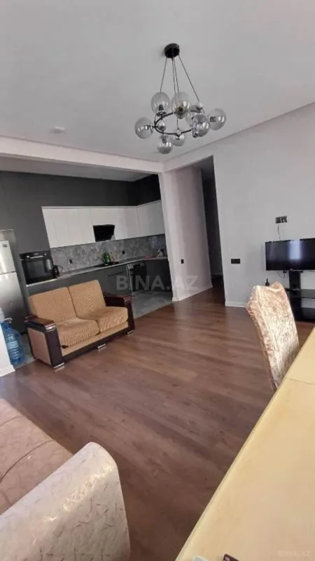 Satılır 4 otaqlı mənzil 120 m²