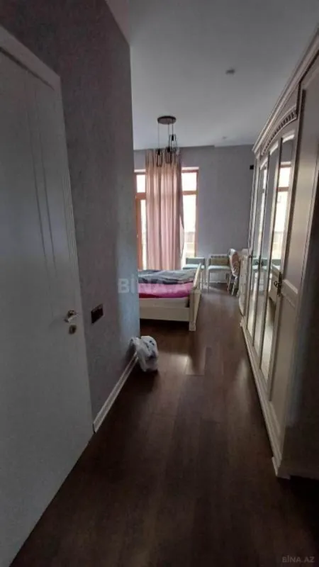 Satılır 4 otaqlı mənzil 120 m²