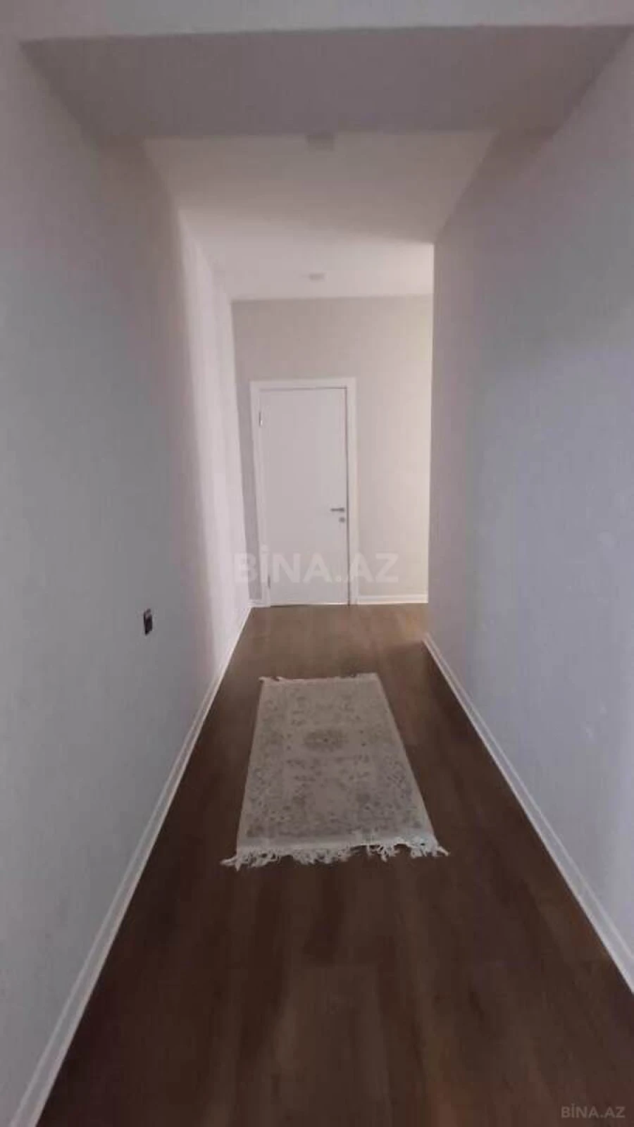Satılır 4 otaqlı mənzil 120 m²