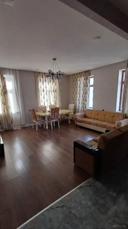 Satılır 4 otaqlı mənzil 120 m²