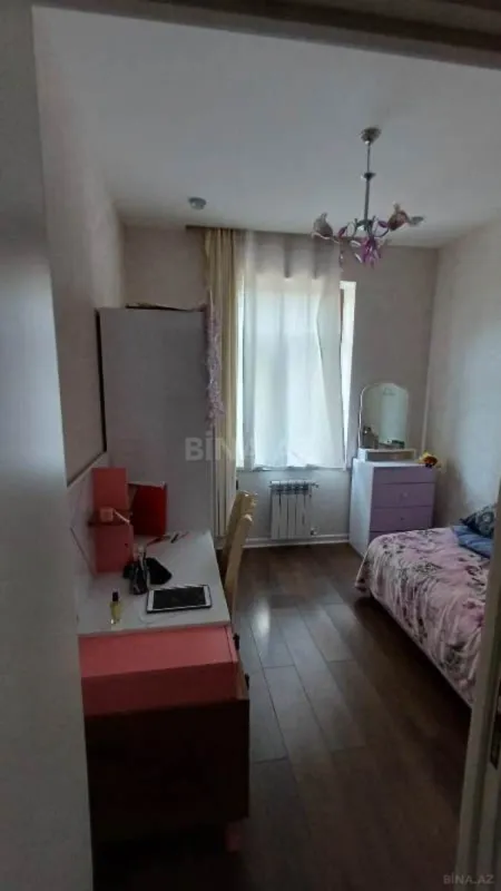 Satılır 4 otaqlı mənzil 120 m²