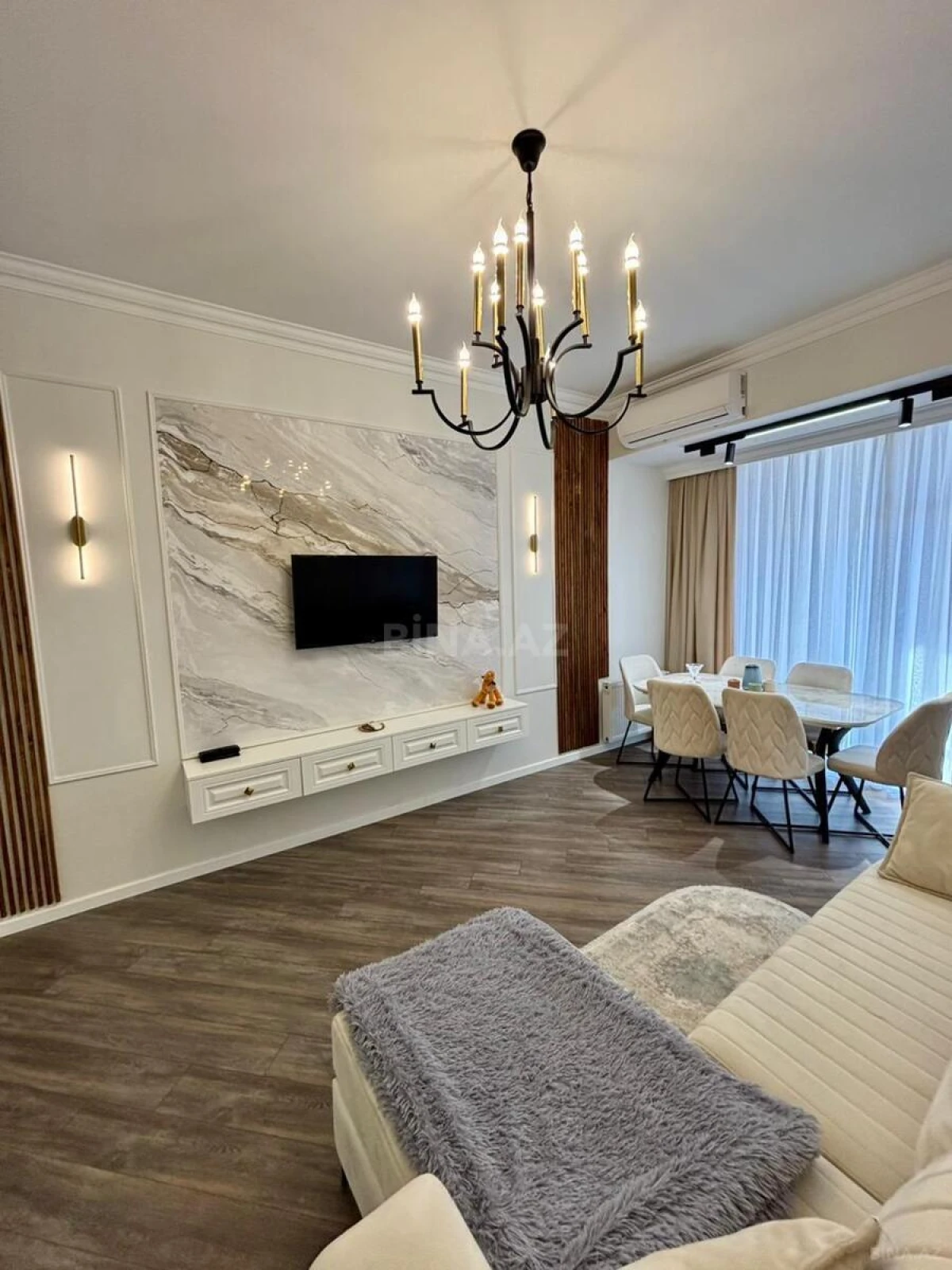 Kirayə verilir 2 otaqlı mənzil 74 m²
