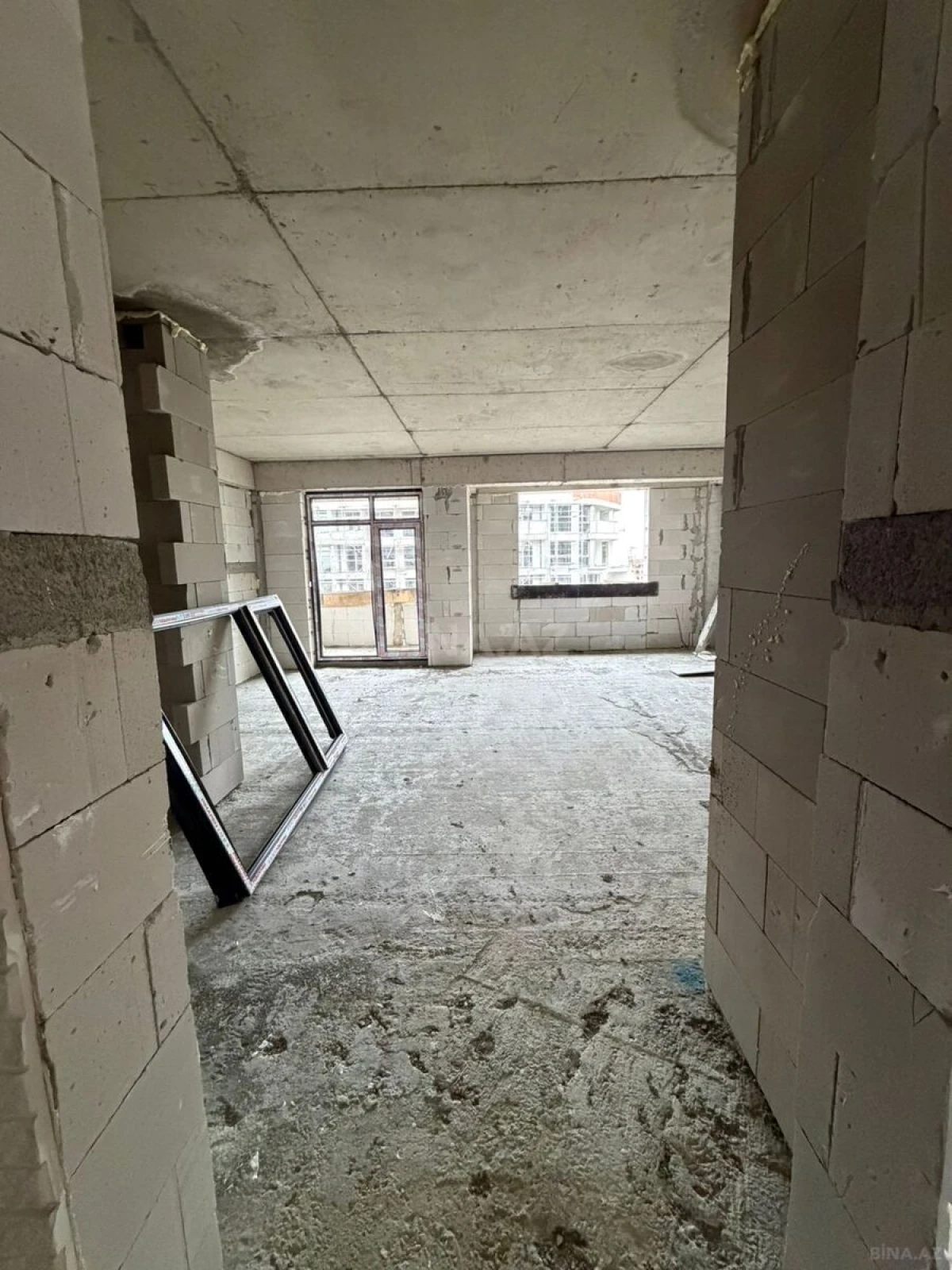 Satılır 1 otaqlı mənzil 65 m²