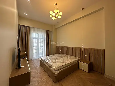 Kirayə verilir 4 otaqlı mənzil 150 m²