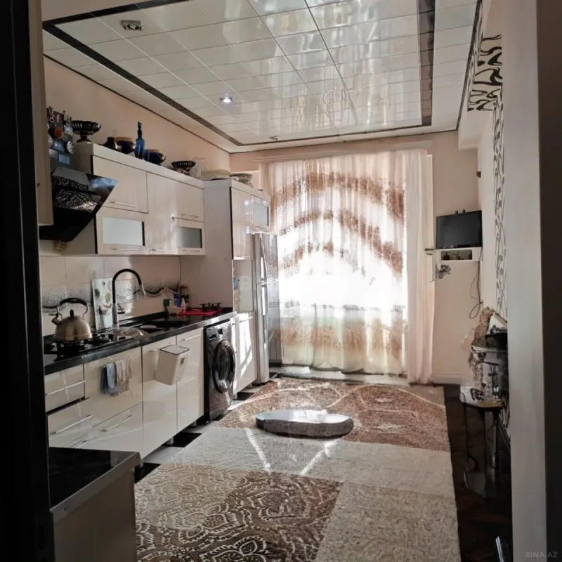 Satılır 4 otaqlı mənzil 141 m²
