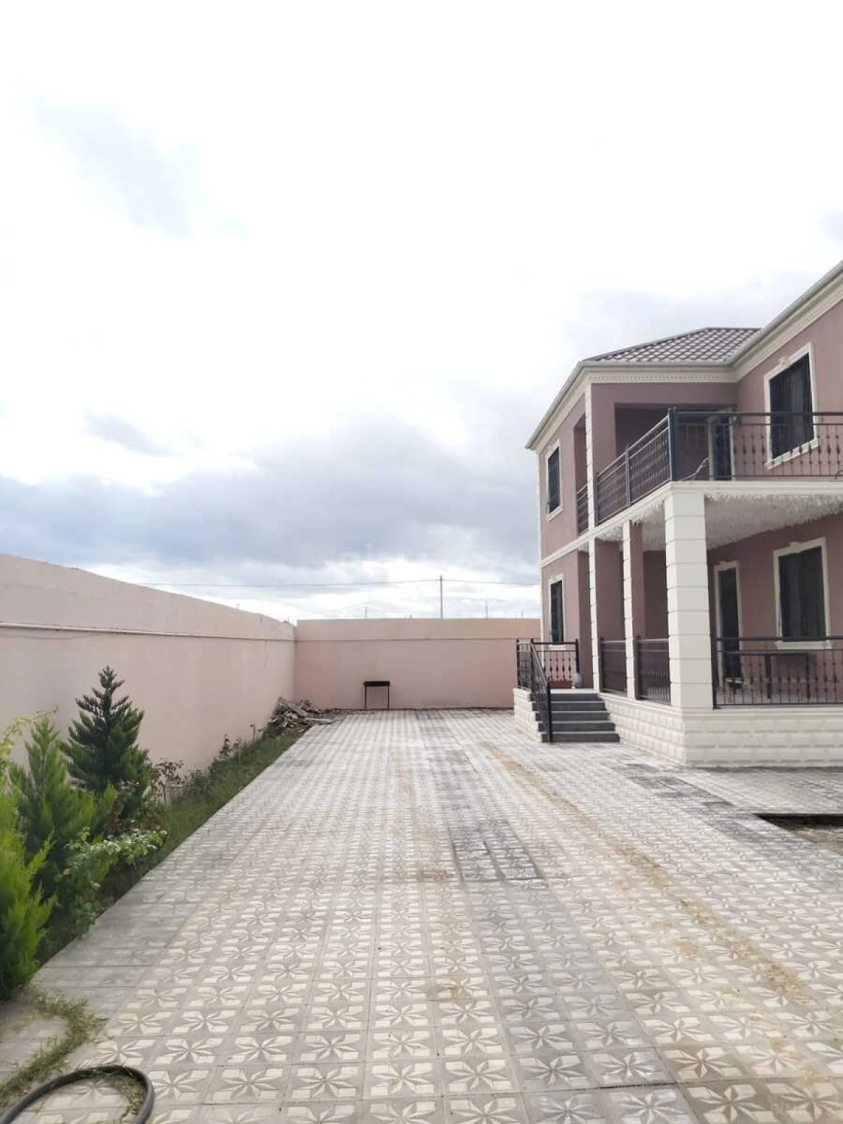 Kirayə verilir 6 otaqlı həyət evi 200 m²
