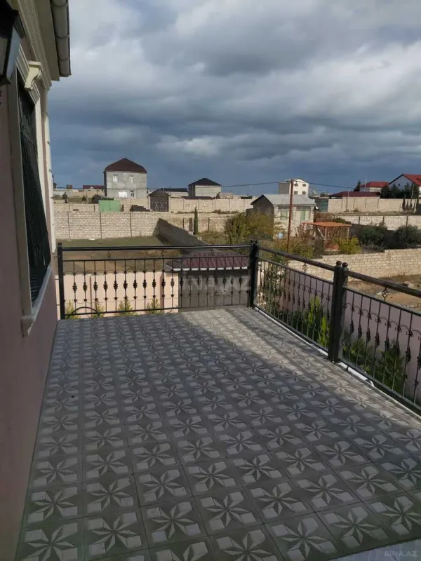 Kirayə verilir 6 otaqlı həyət evi 200 m²
