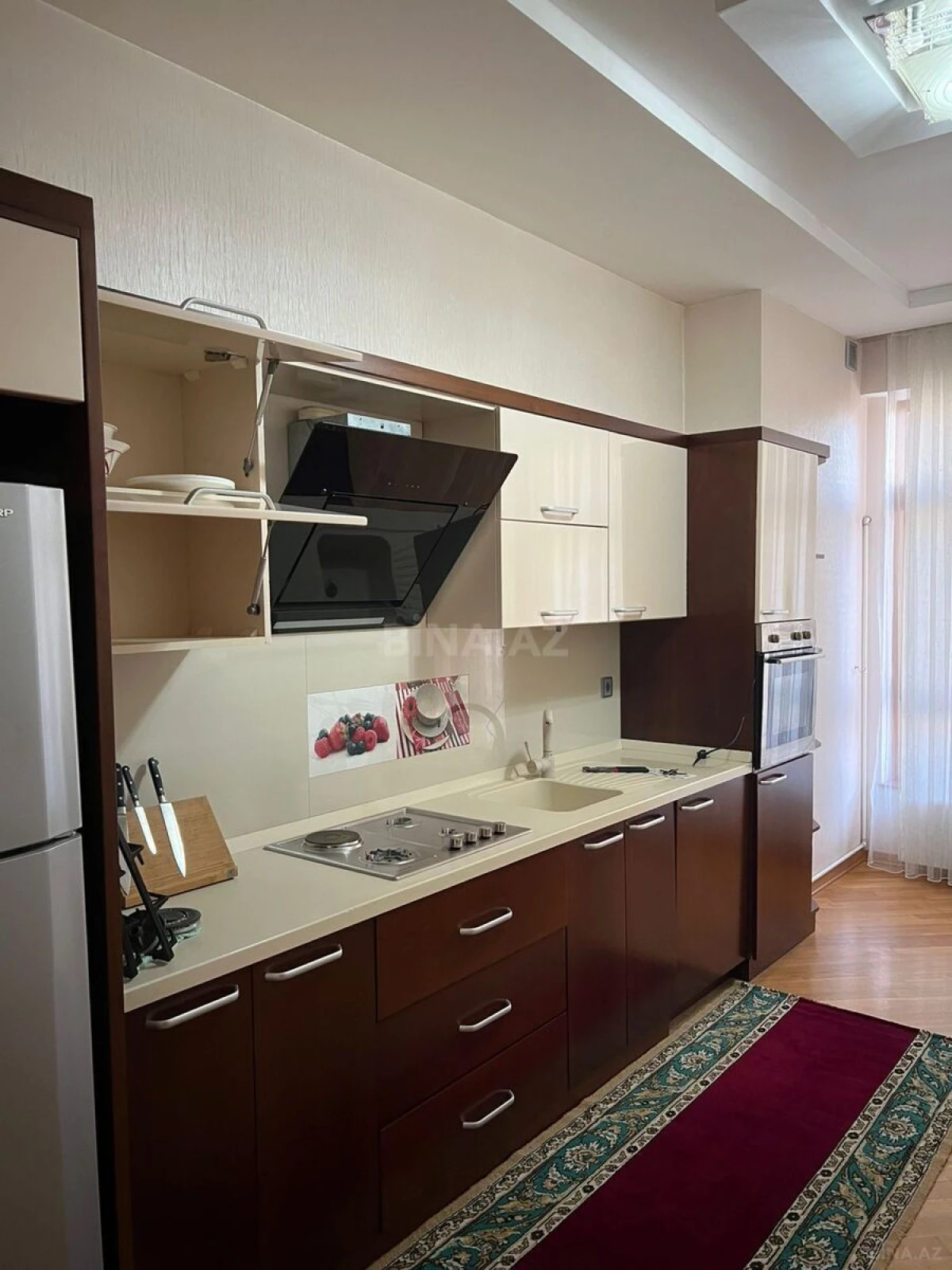 Kirayə verilir 3 otaqlı mənzil 140 m²