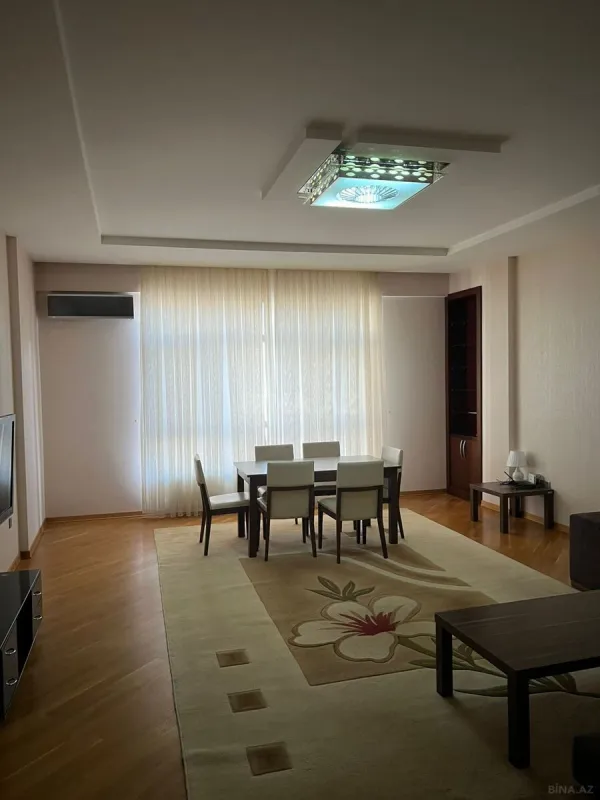 Kirayə verilir 3 otaqlı mənzil 140 m²