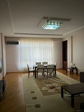 Kirayə verilir 3 otaqlı mənzil 140 m²
