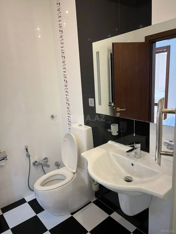 Kirayə verilir 3 otaqlı mənzil 140 m²