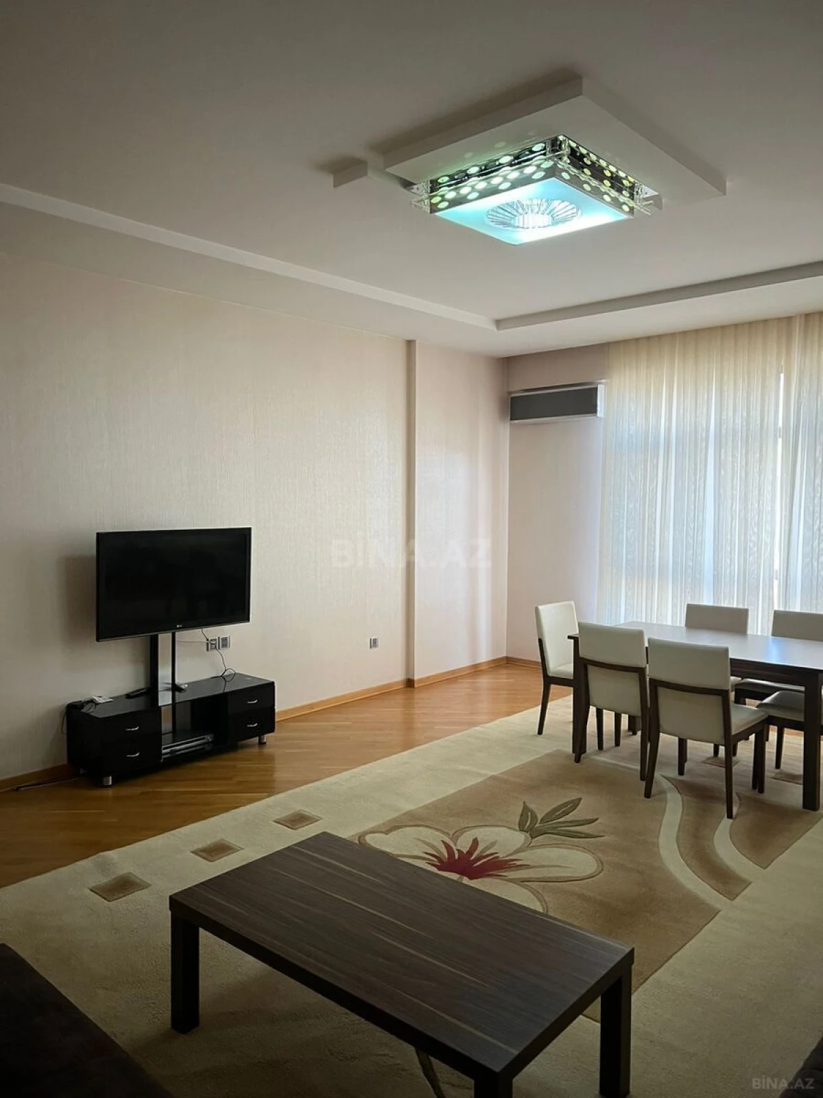 Kirayə verilir 3 otaqlı mənzil 140 m²