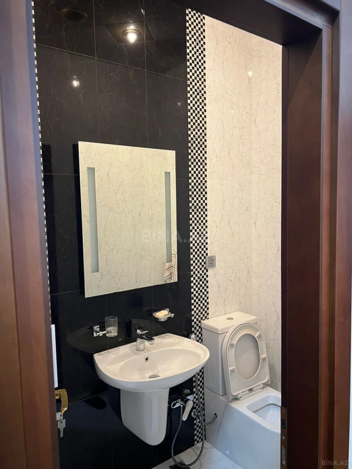 Kirayə verilir 3 otaqlı mənzil 140 m²