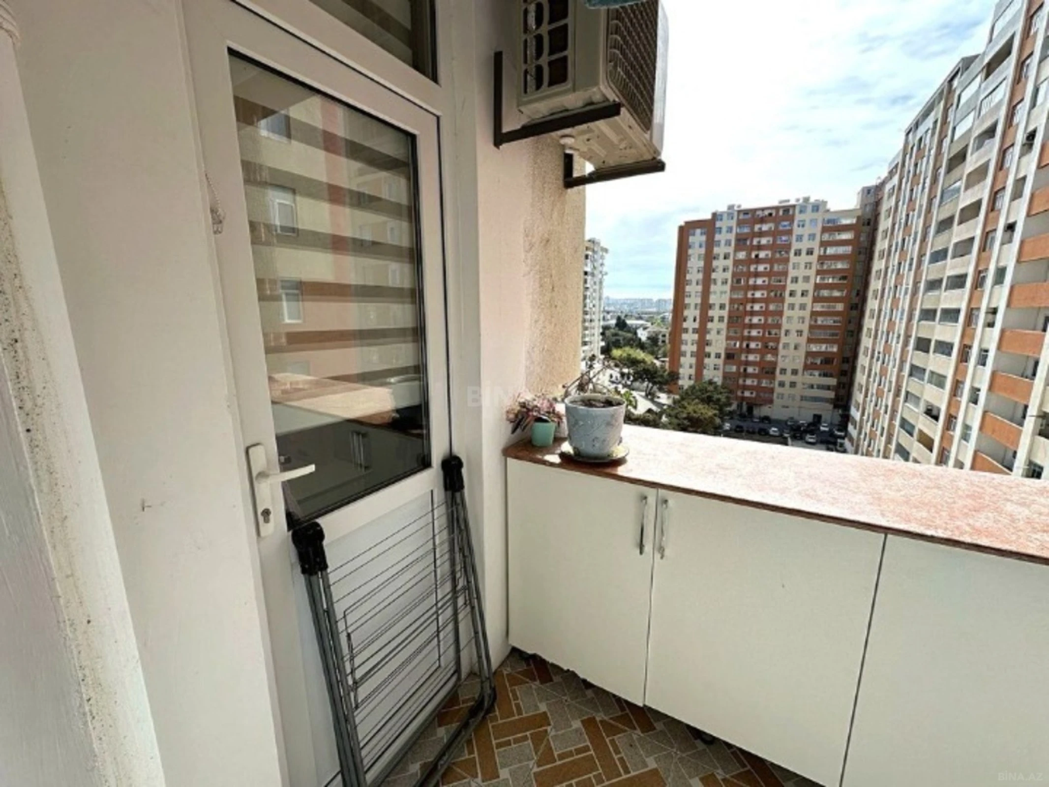 Satılır 2 otaqlı mənzil 64 m²